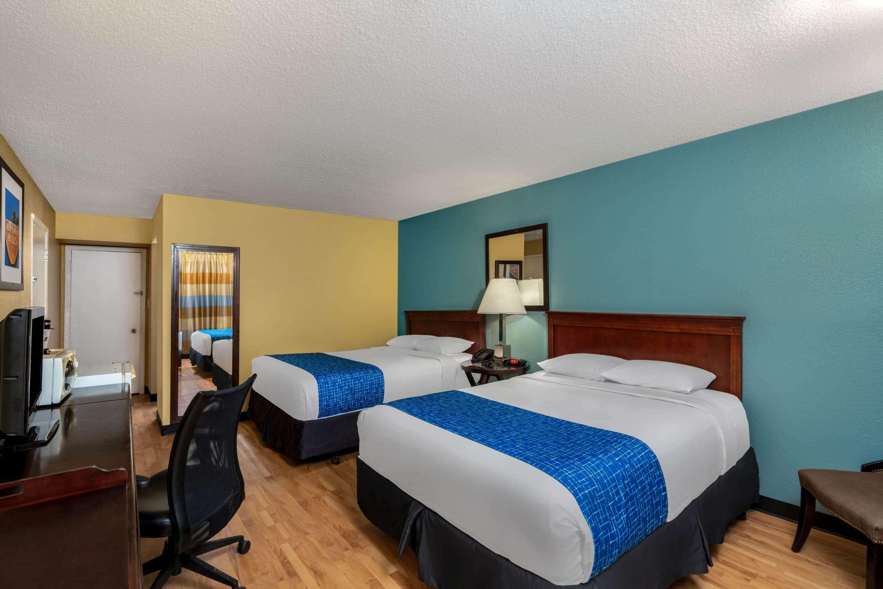 Travelodge By Wyndham Гранд Джанкшен Экстерьер фото